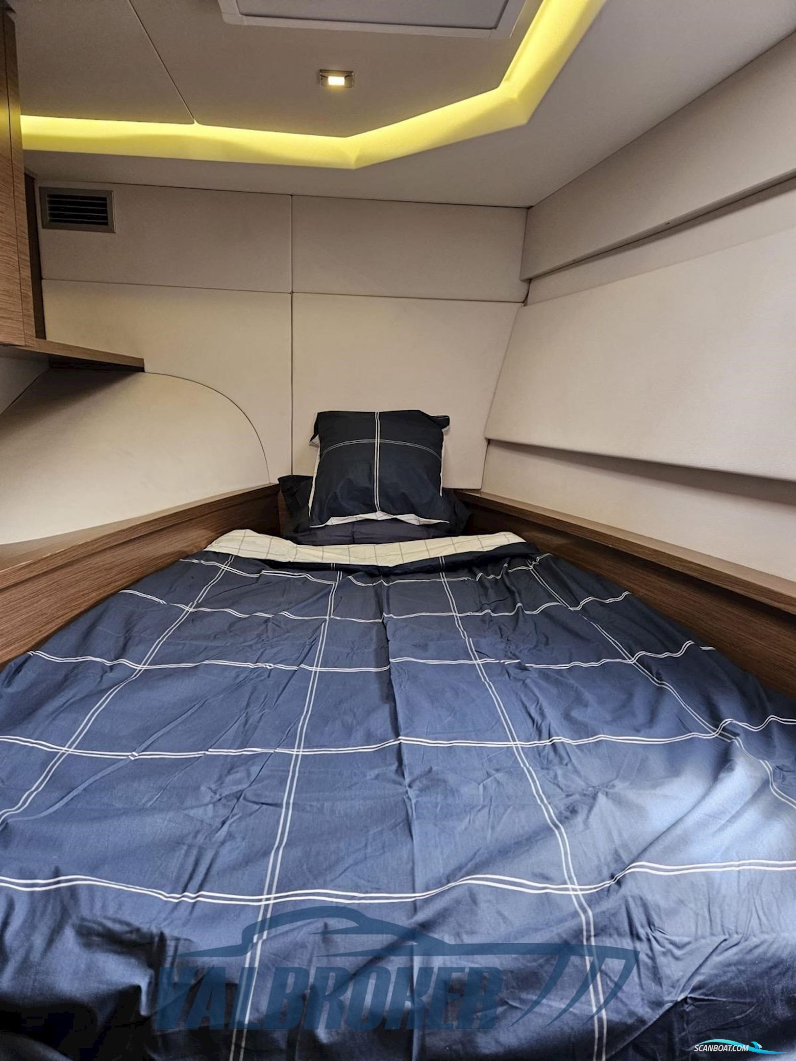 Fountaine Pajot Pajot 37