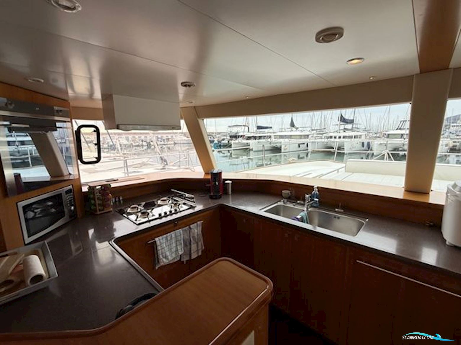 Fountaine Pajot Queensland 55