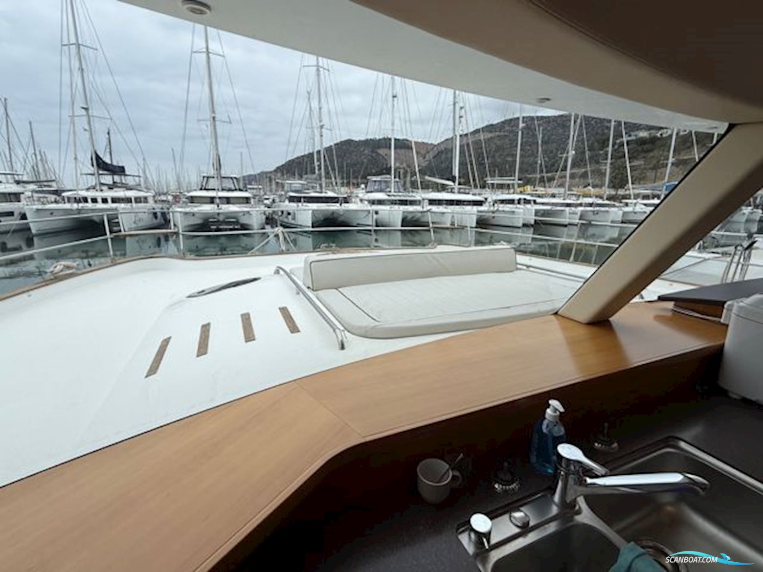 Fountaine Pajot Queensland 55