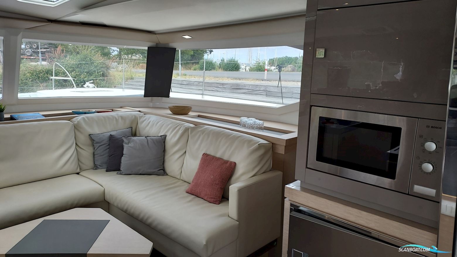 Fountaine Pajot Saona 47
