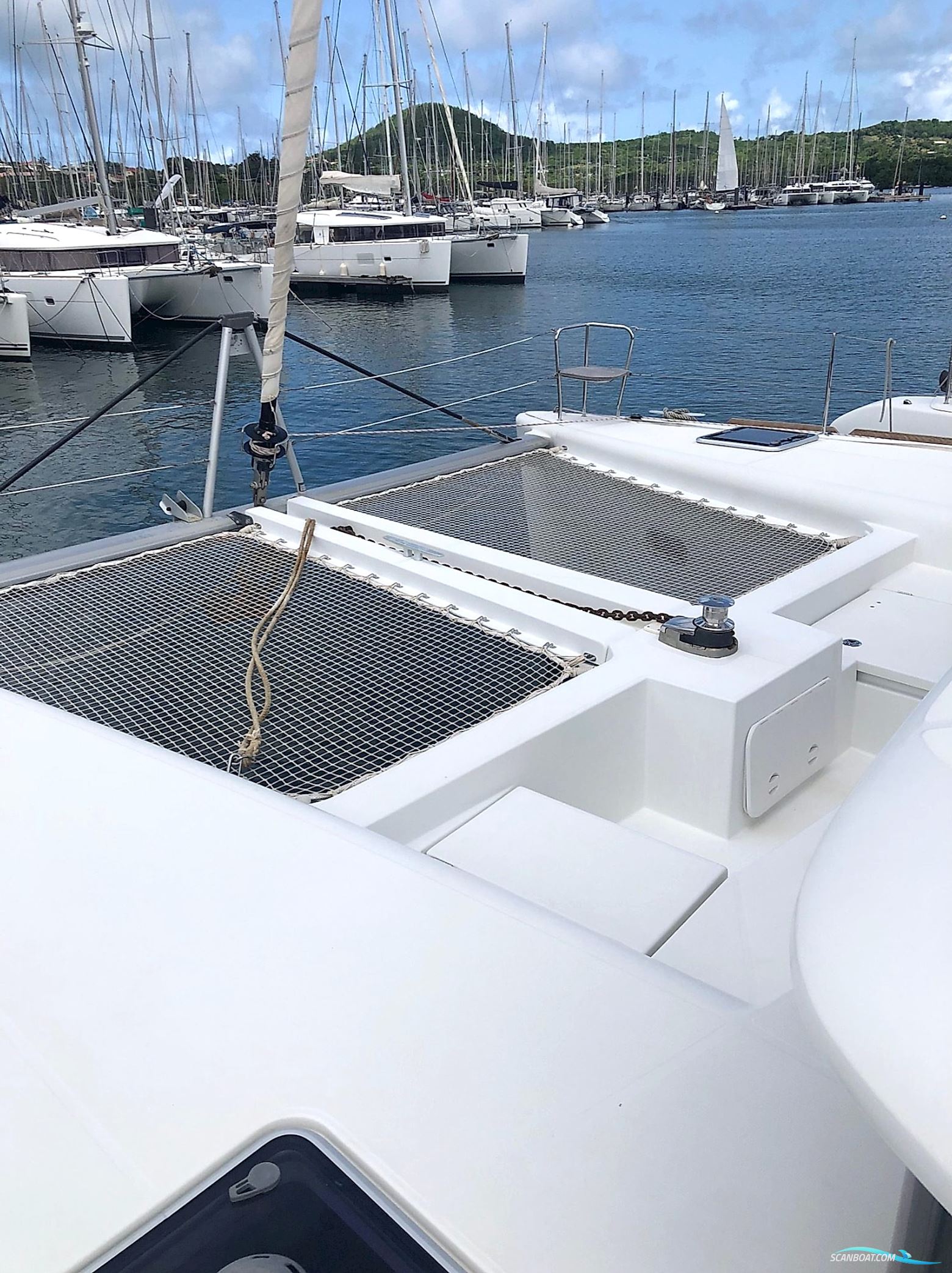 LAGOON  450