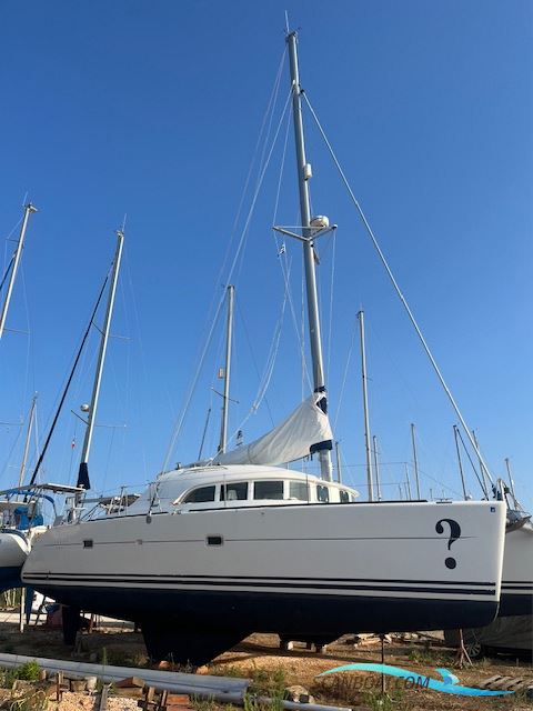 Lagoon 380 Owners Version