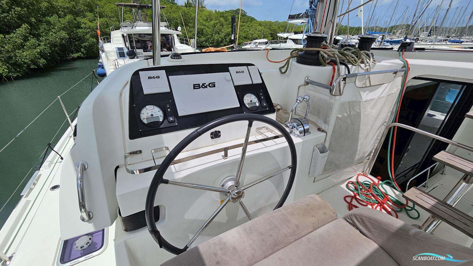 Lagoon 42