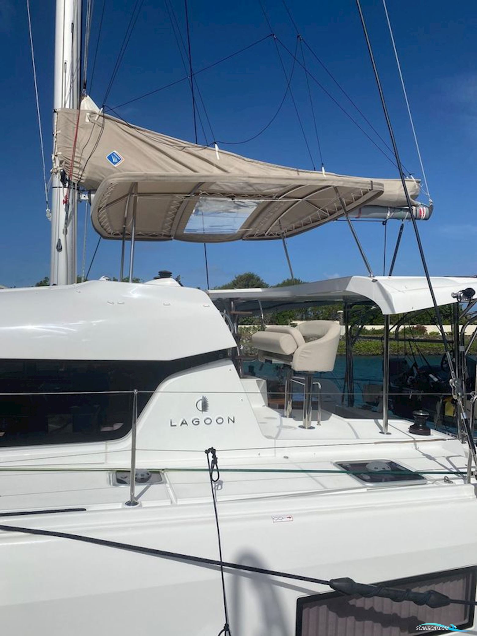 Lagoon 42