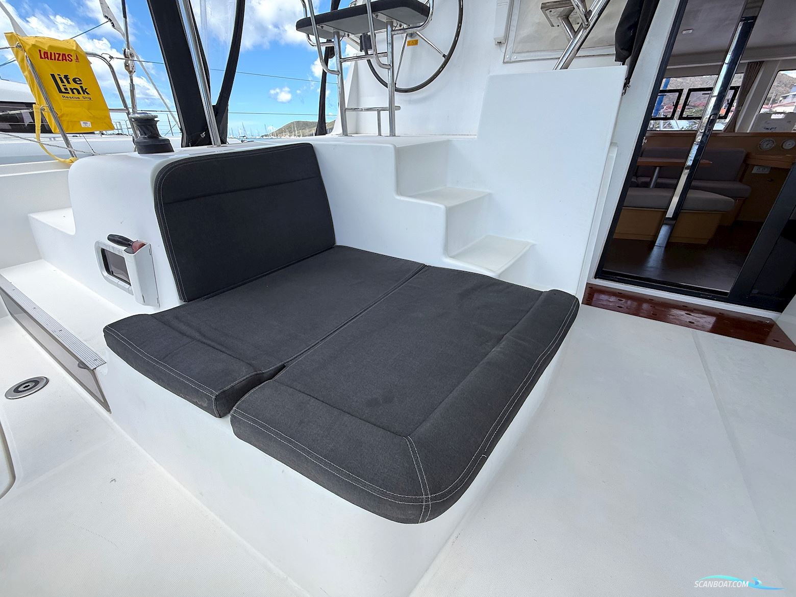 Lagoon 42