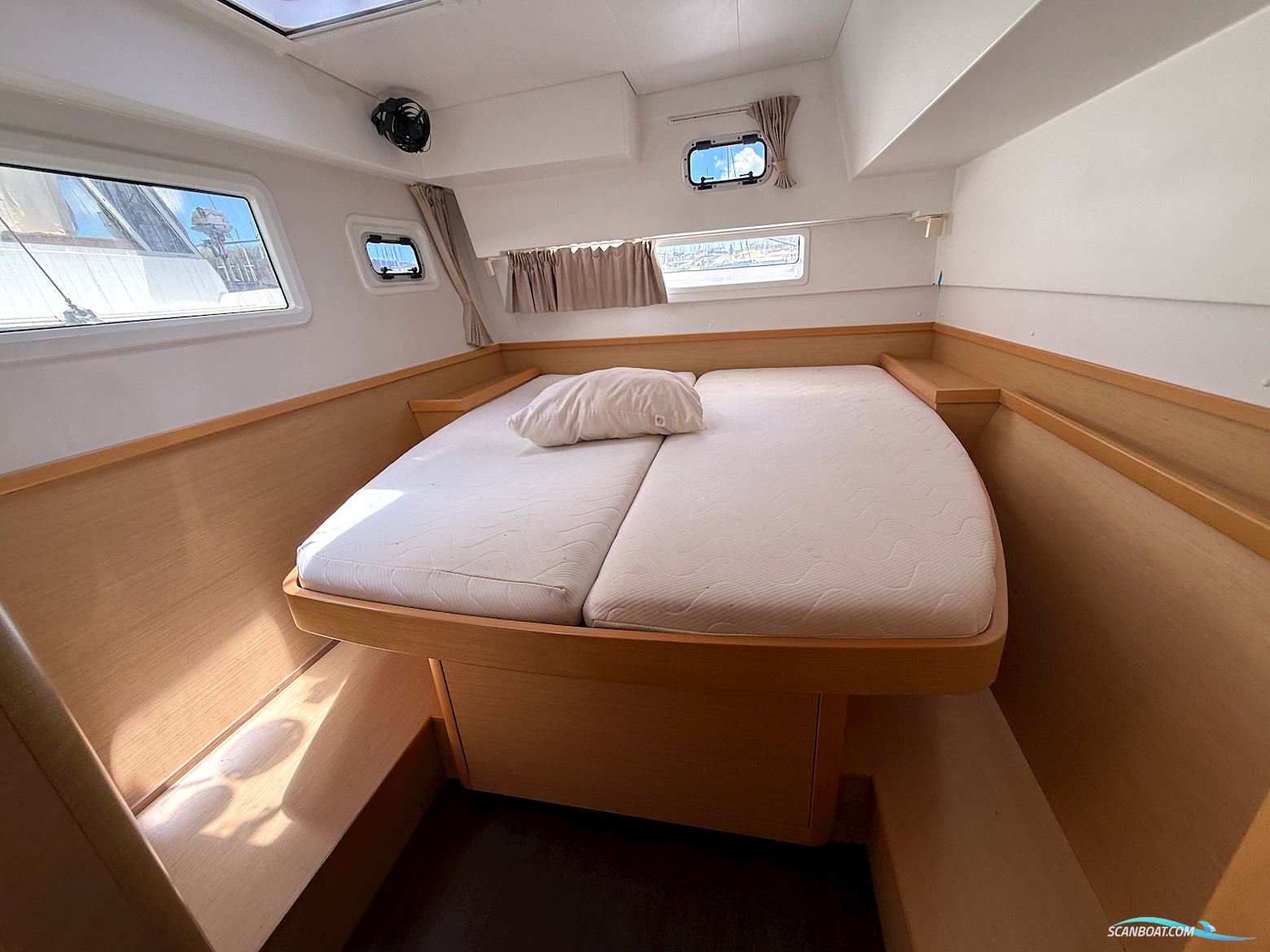 Lagoon 42