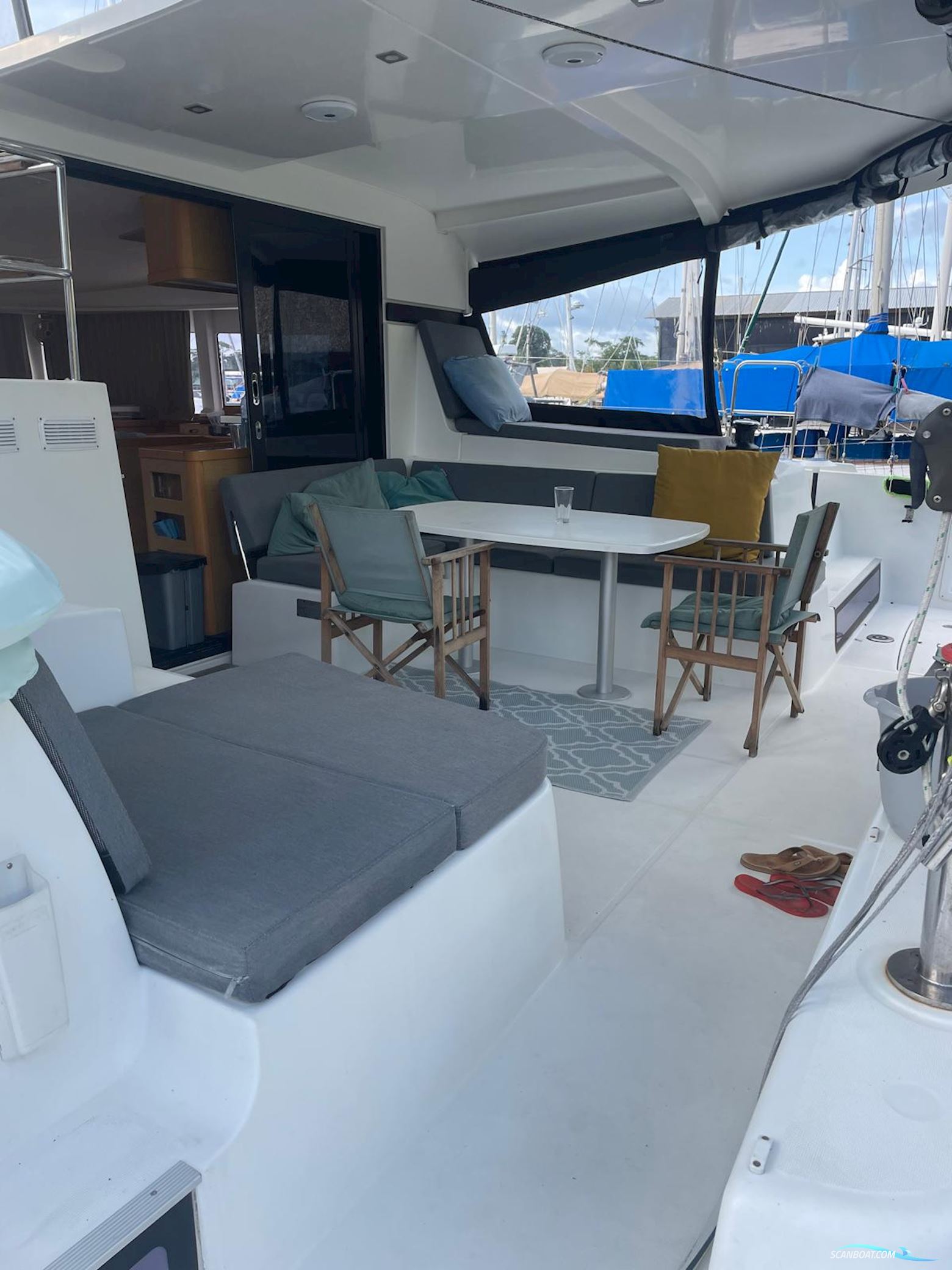 Lagoon 42