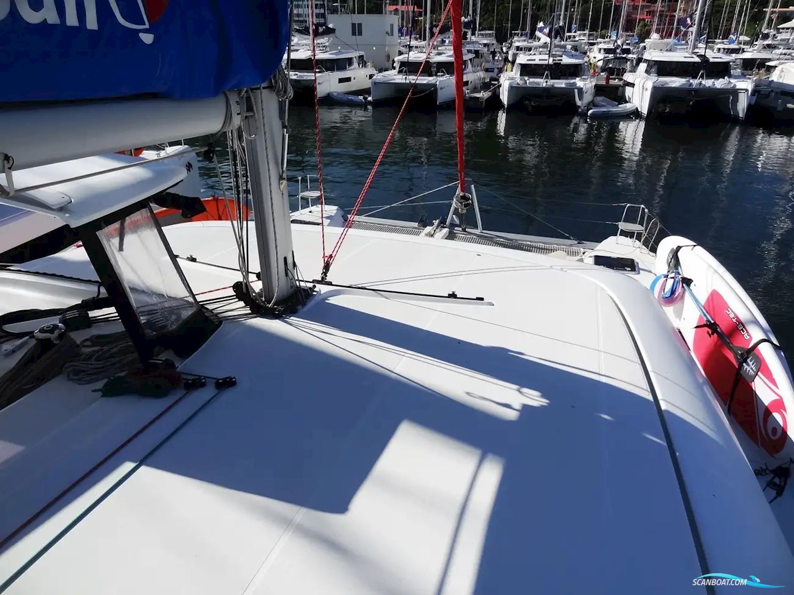 Lagoon 42