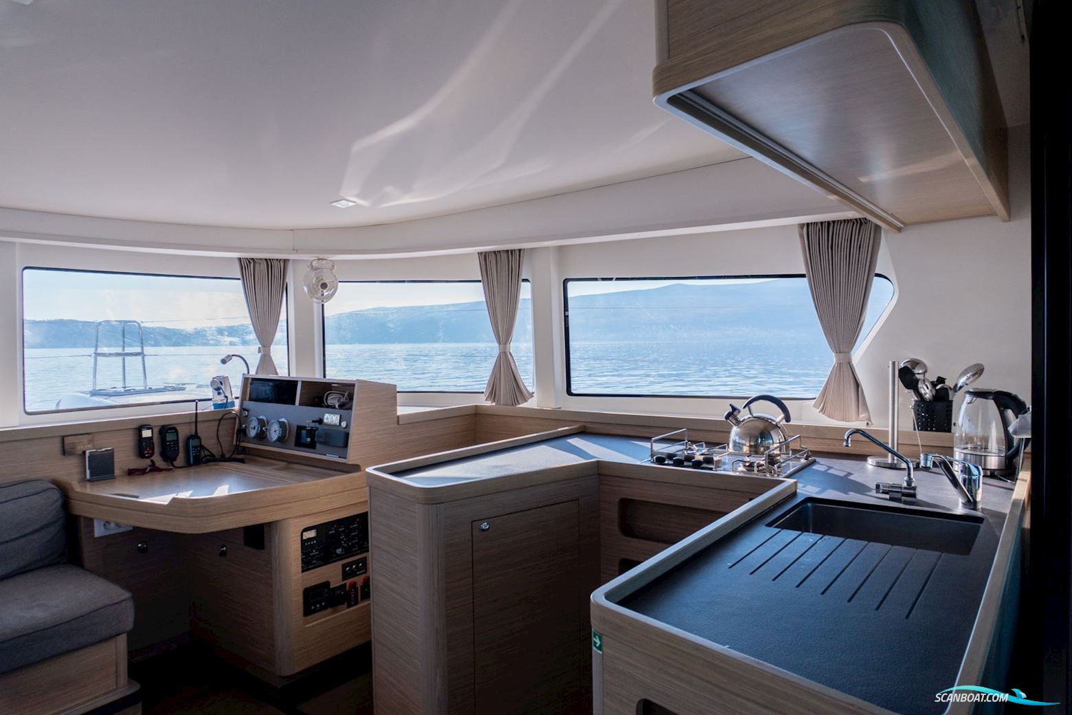 Lagoon 42