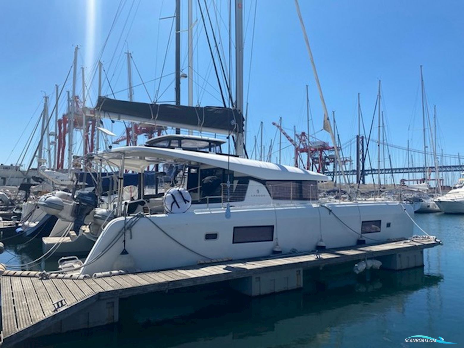 Lagoon 42