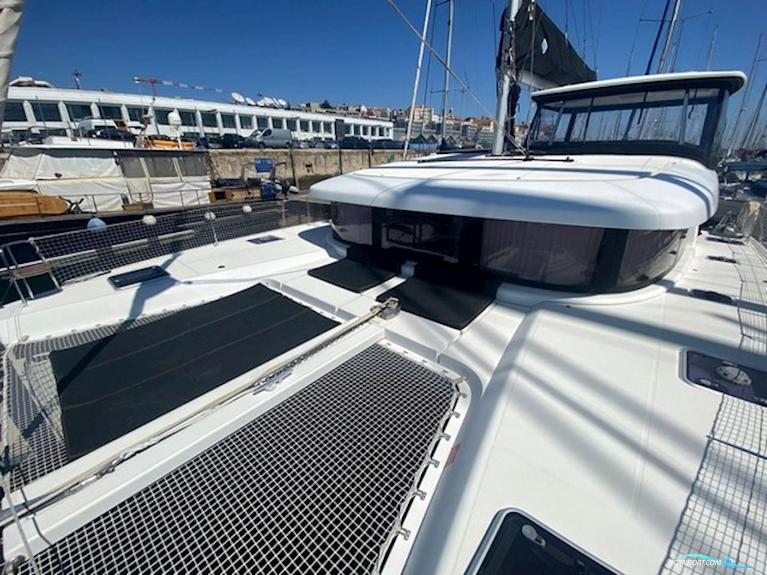 Lagoon 42