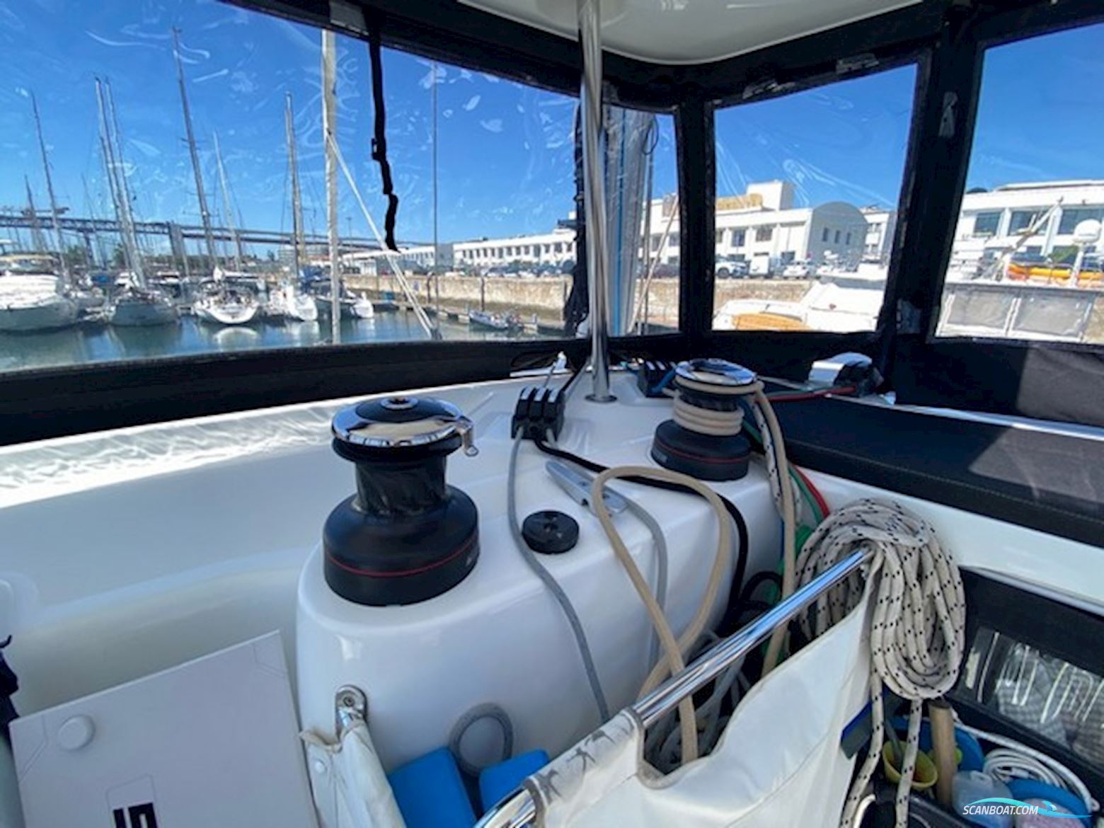 Lagoon 42