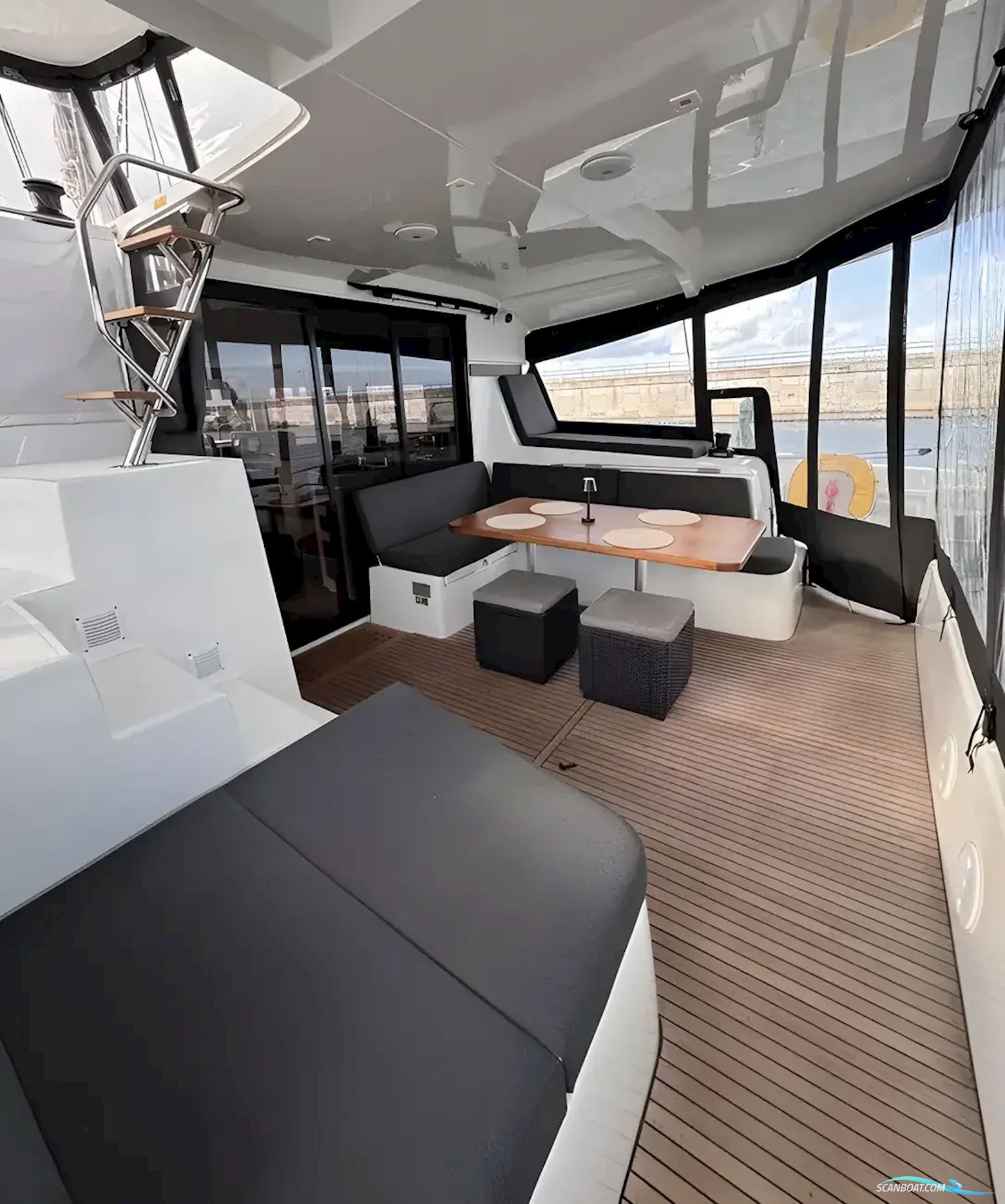 Lagoon 42