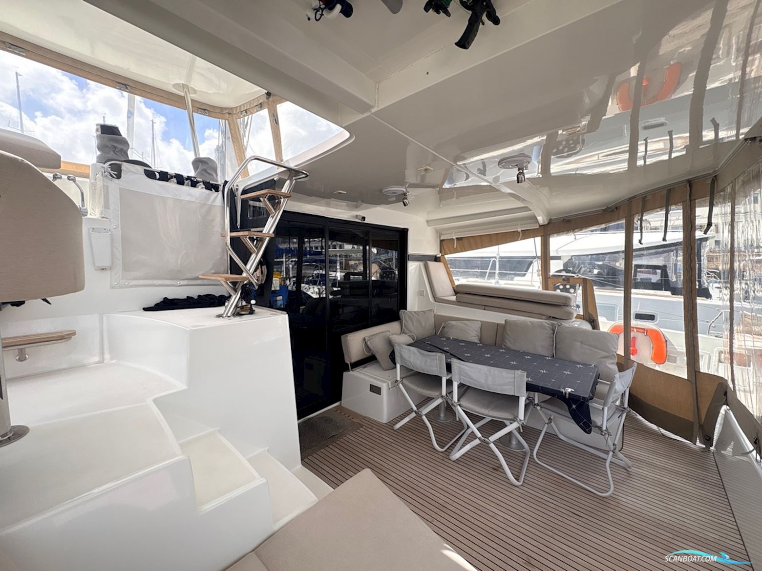 Lagoon 42