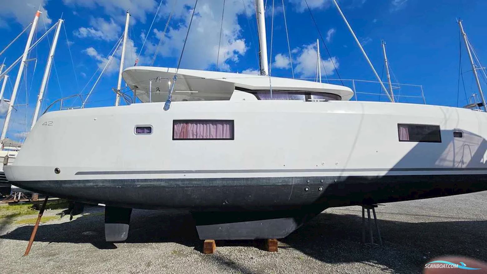 Lagoon 42