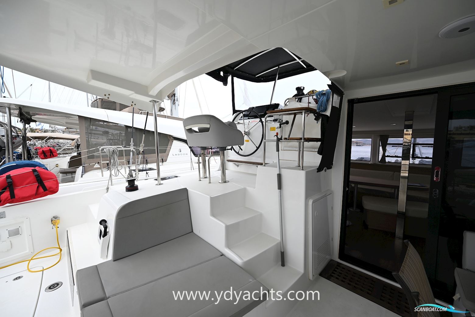 Lagoon 42