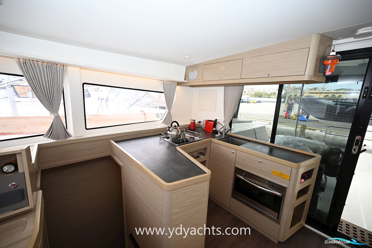 Lagoon 42