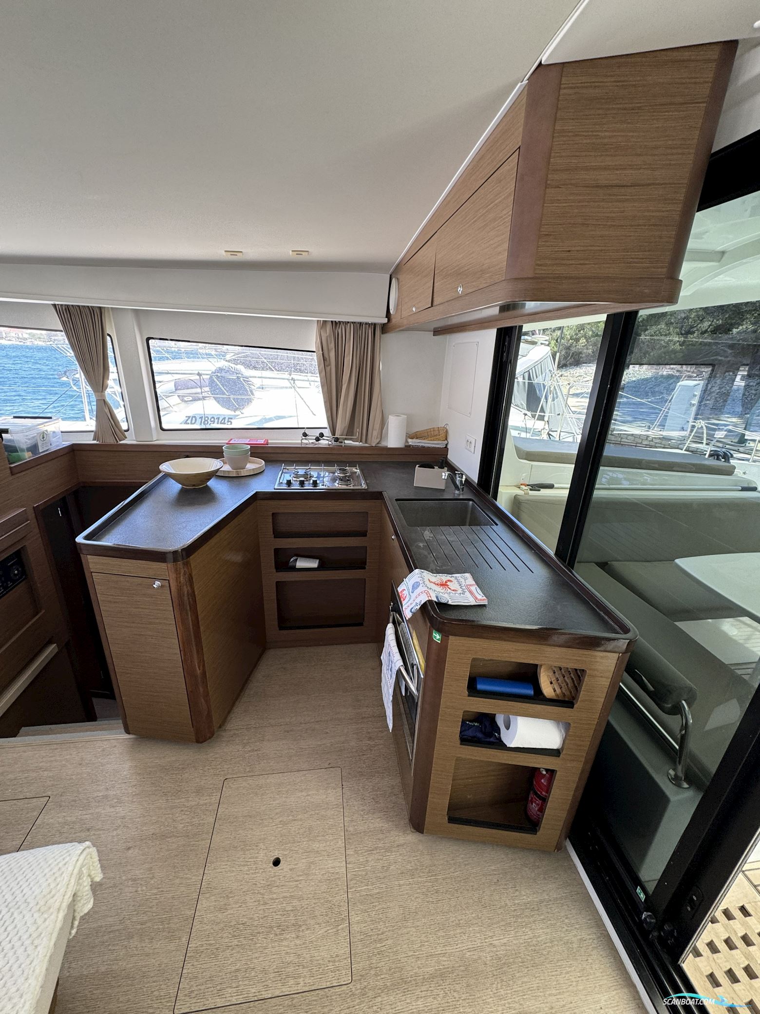 Lagoon 42