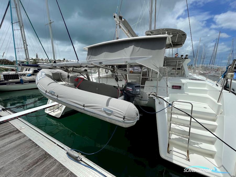 Lagoon 421