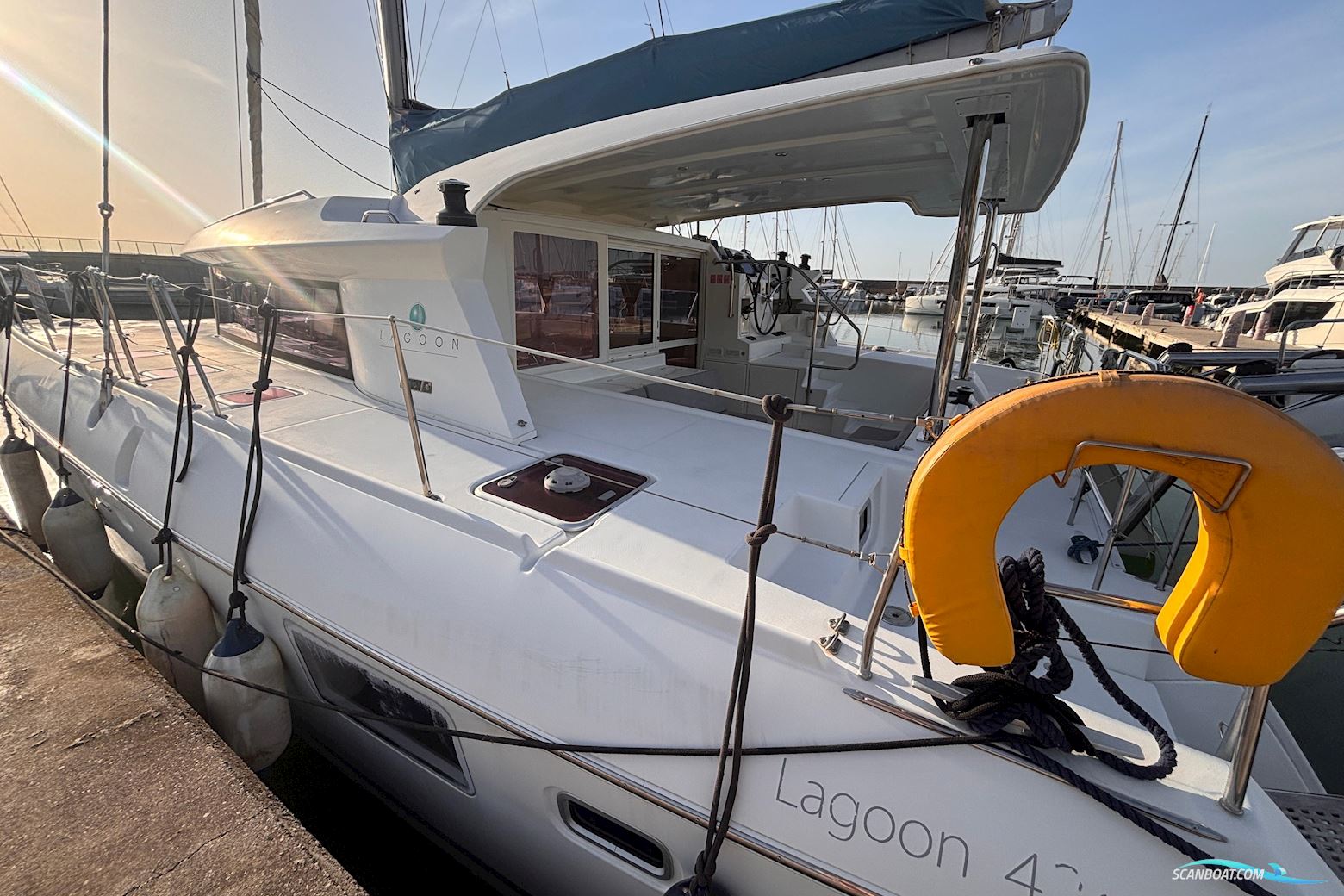 Lagoon 421