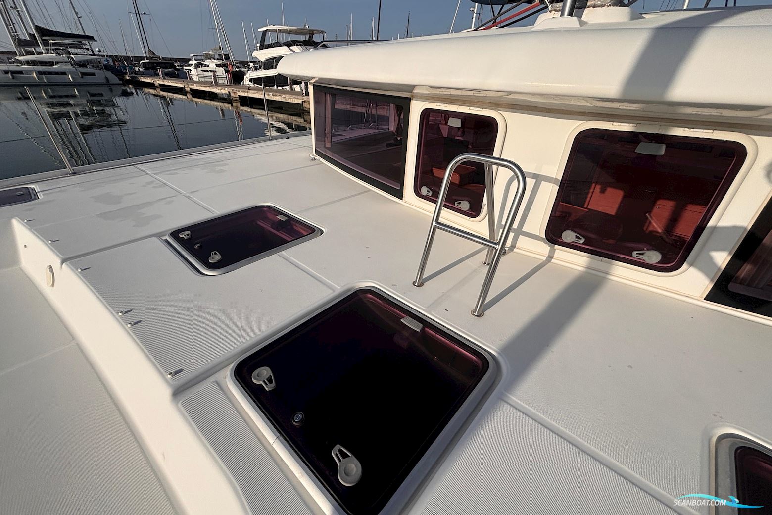 Lagoon 421