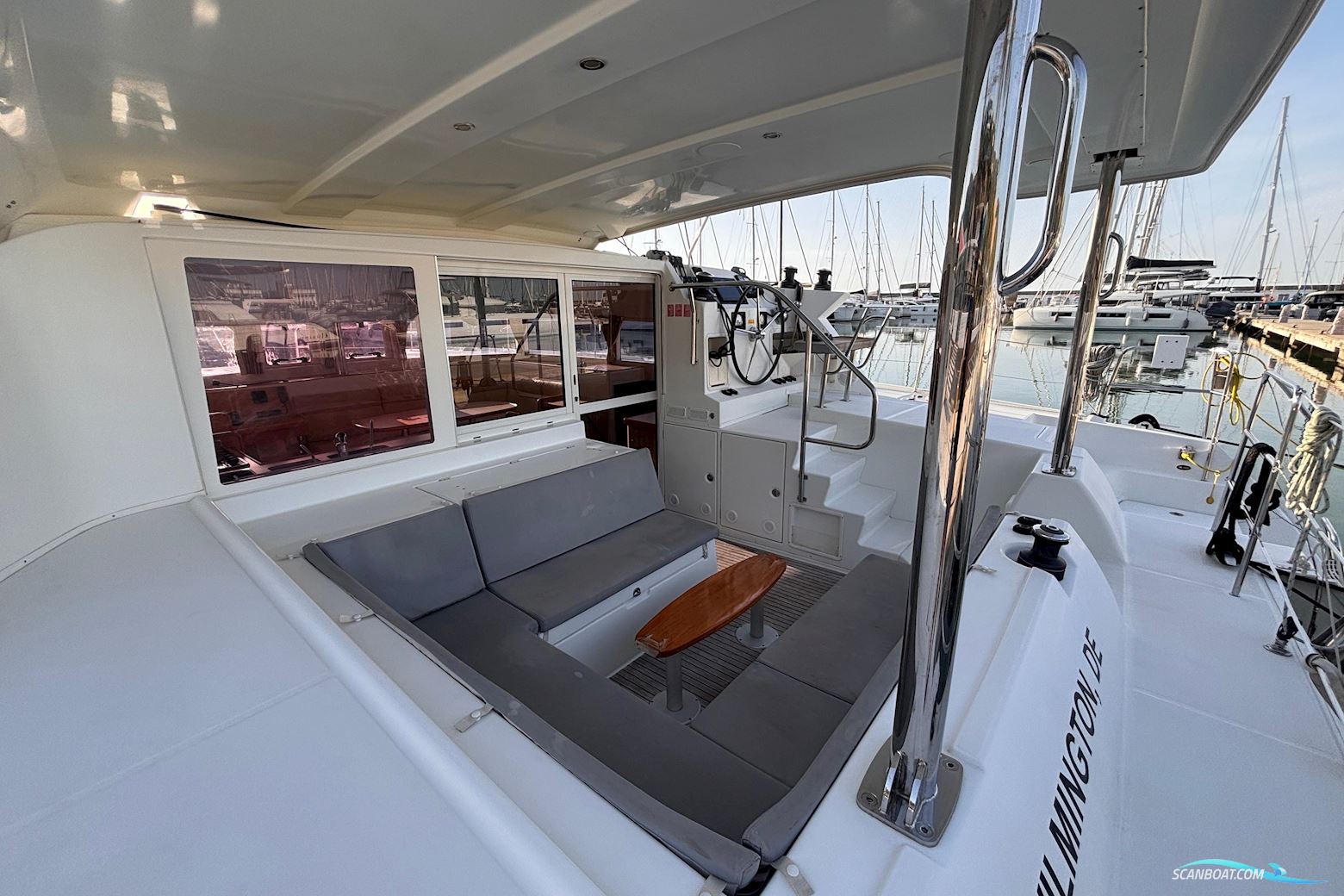 Lagoon 421