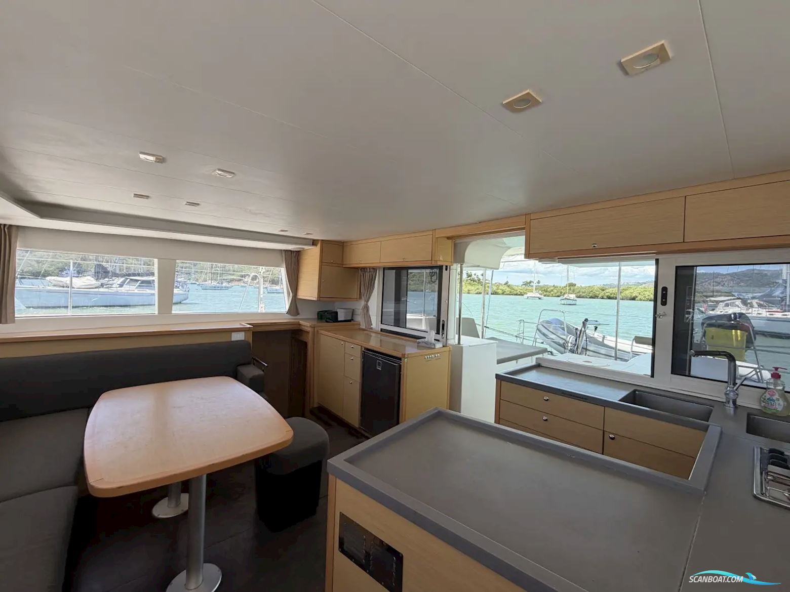 Lagoon 450 F