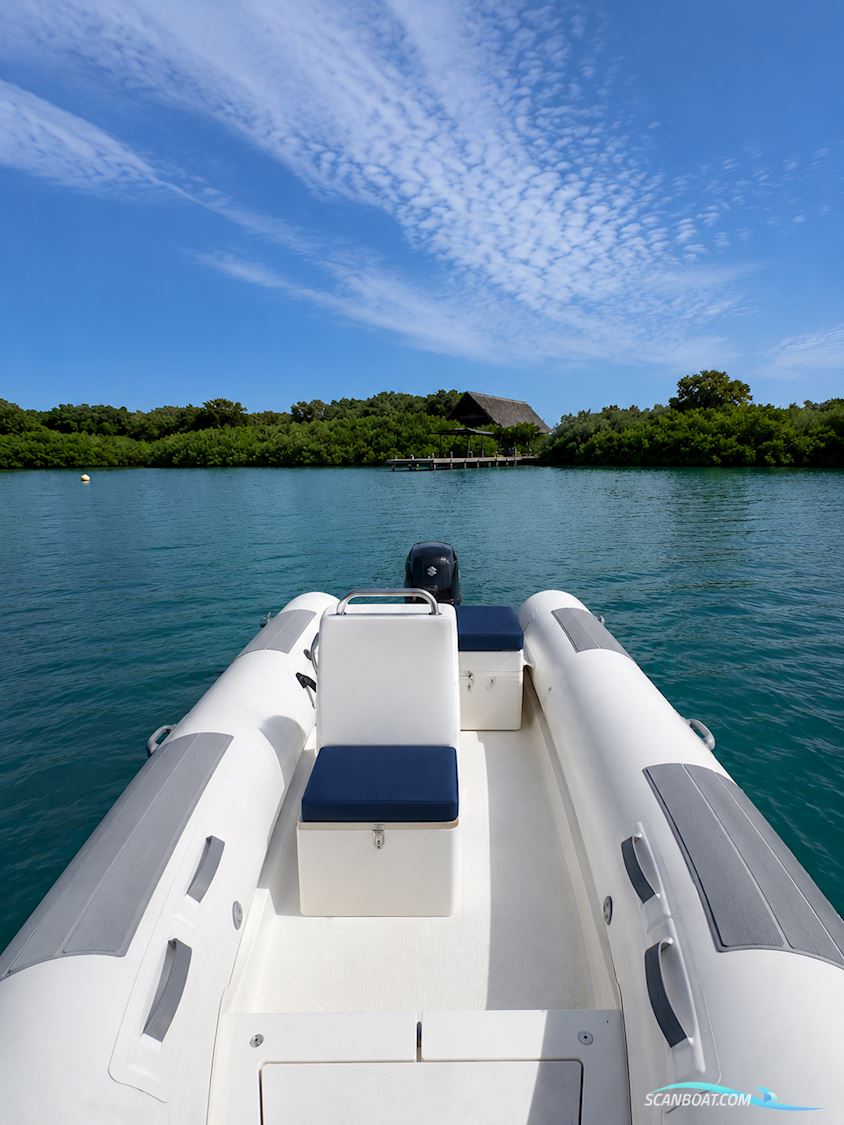 Lagoon 570
