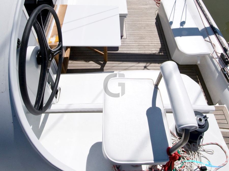 Latini Marine Cat 43