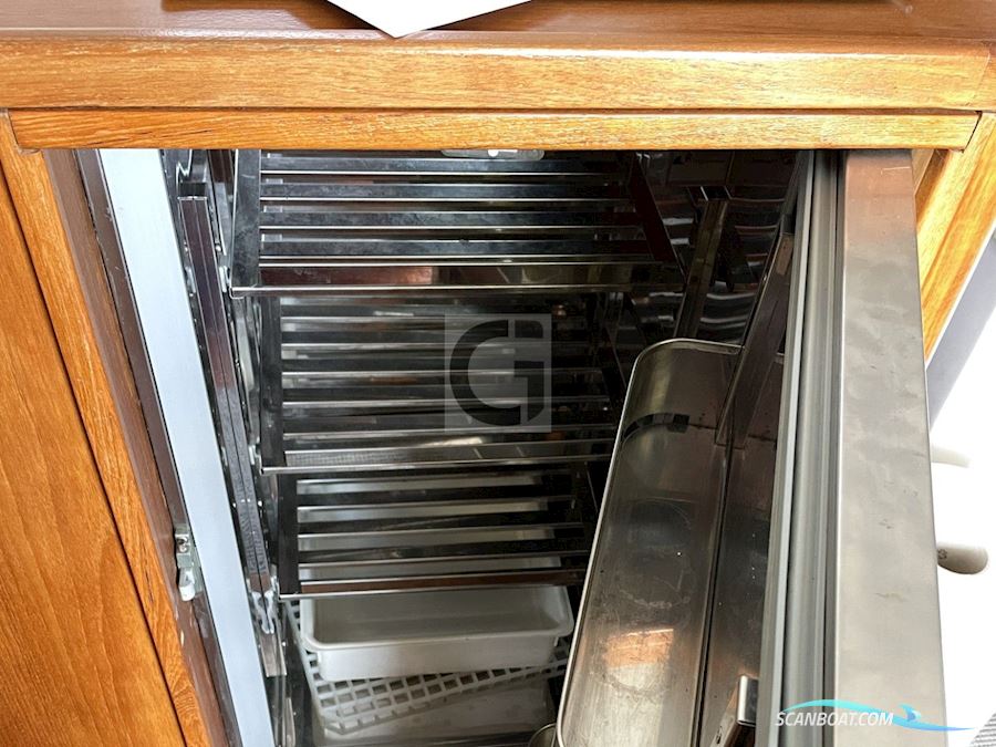 Latini Marine Cat 43