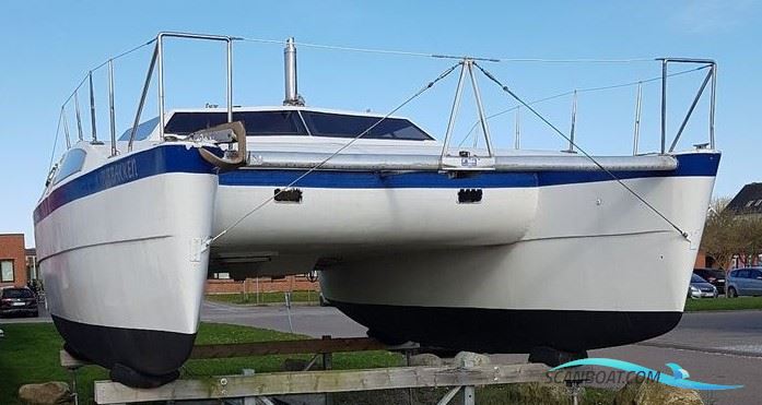 Selvbyg ( Havkat 27 ) Multihull boten 2004, met Suzuki 4T motor, Denemarken
