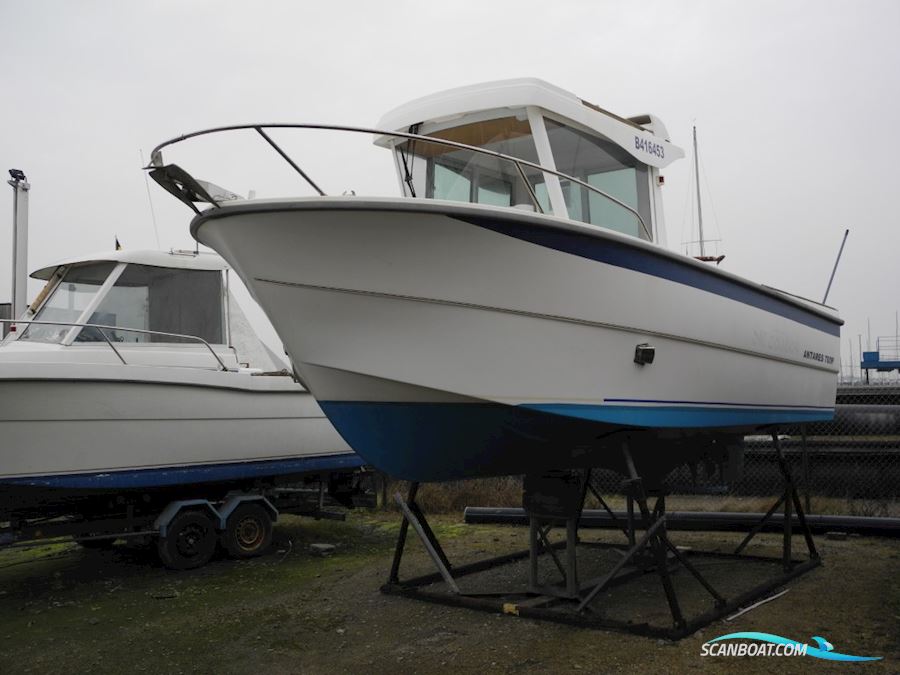 Beneteau Antares 700 P