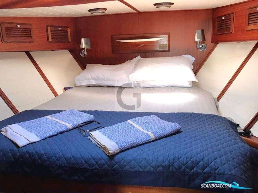 Cantiere Navale Petronio Lobster 44