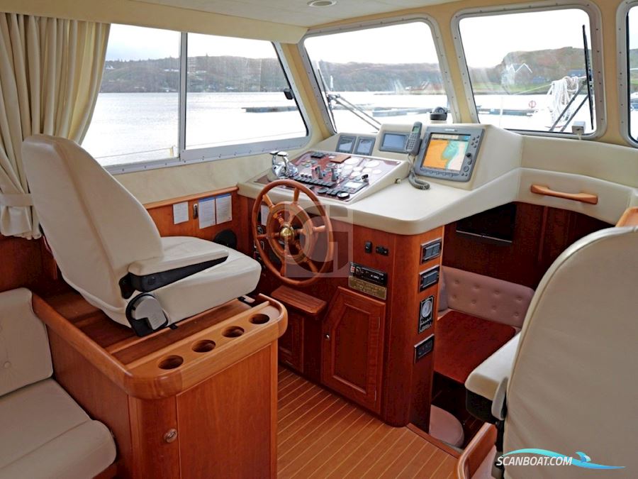 Dale Nelson 38 Aft Cabin