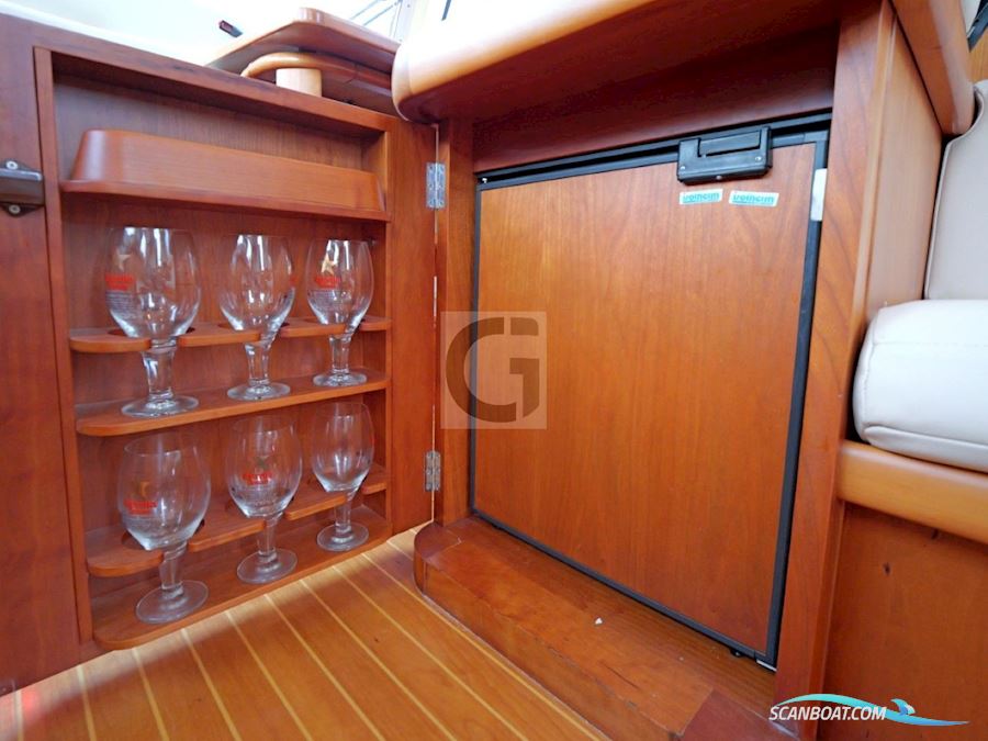 Dale Nelson 38 Aft Cabin