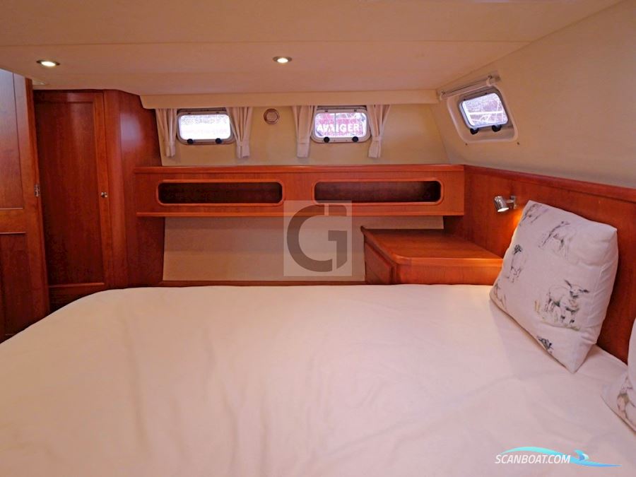 Dale Nelson 38 Aft Cabin