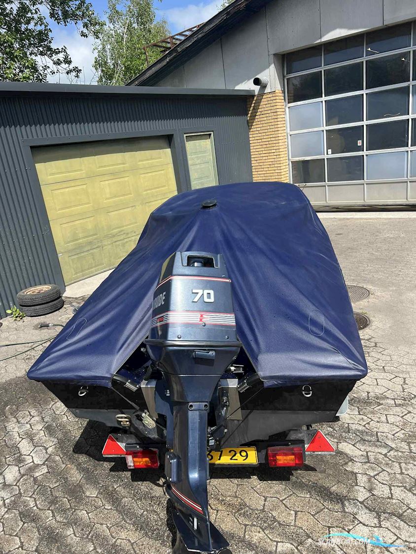 Global Sabra Powerboat 1988, with Evinrude engine, Denmark