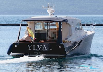 Oyster OM43 Powerboat 2009, with Cummins QSB 5.9 engine, Montenegro