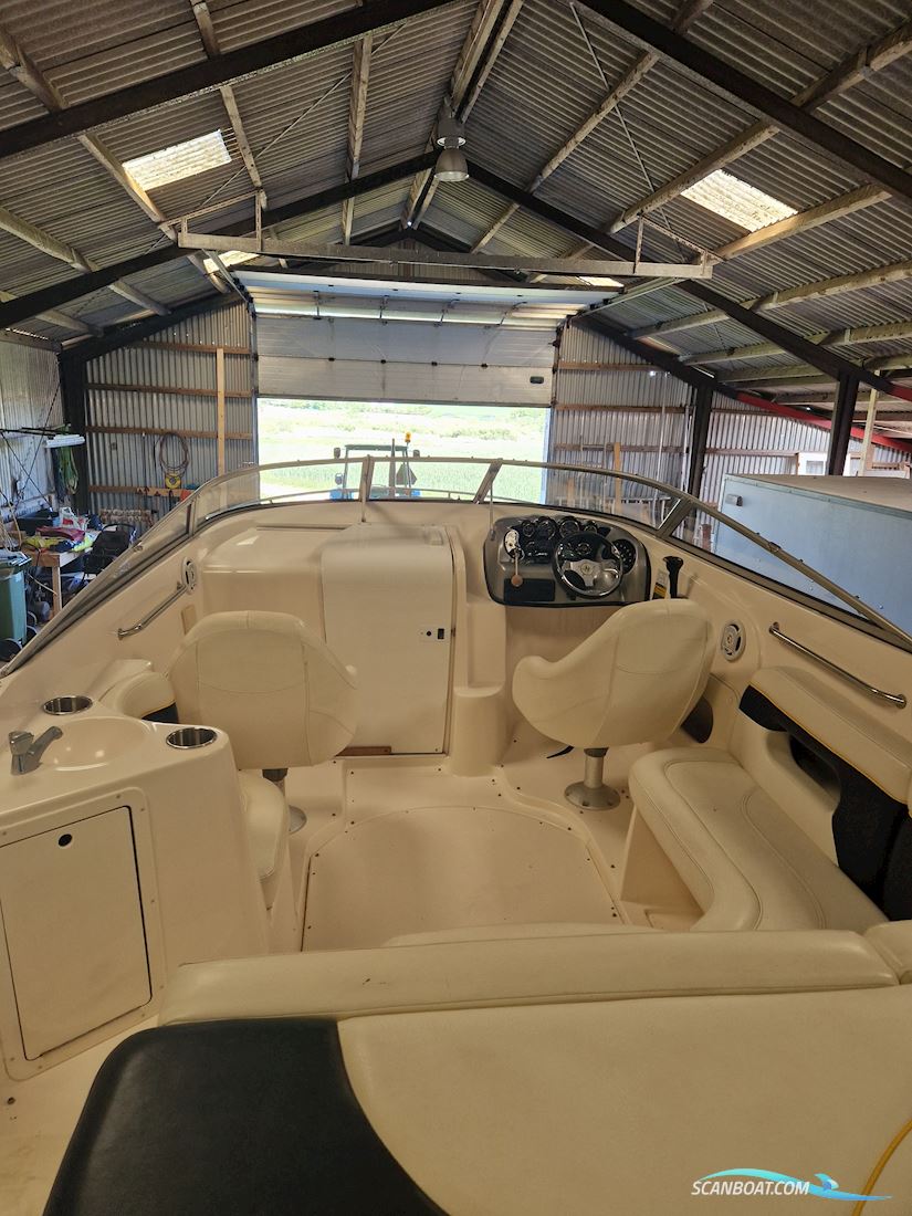 Rinker 232 Captiva