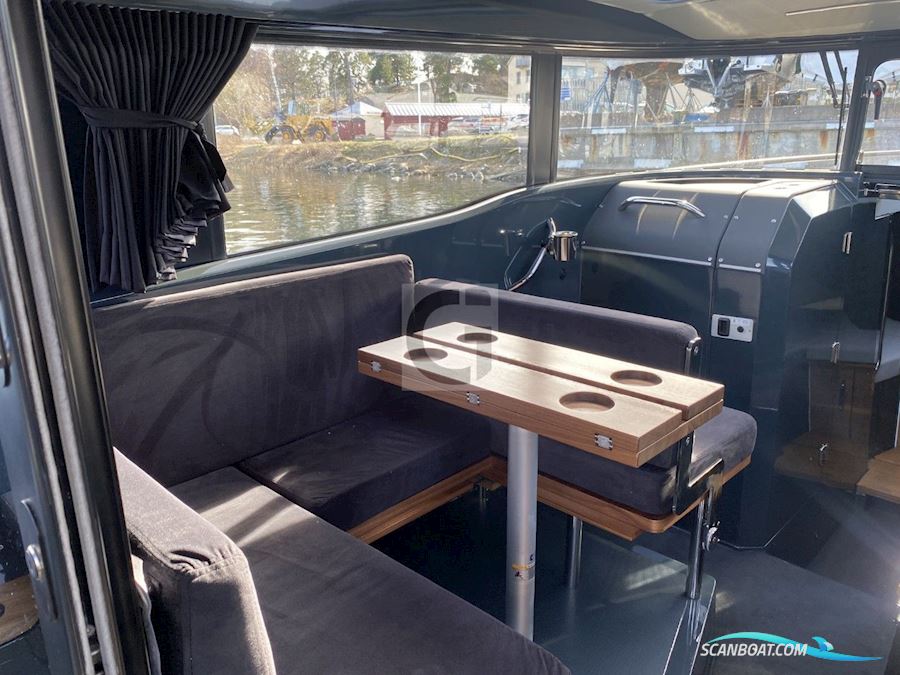 XO Boats Explr 10S+ Front Cabin