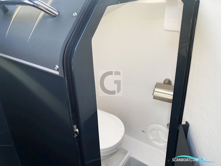 XO Boats Explr 10S+ Front Cabin