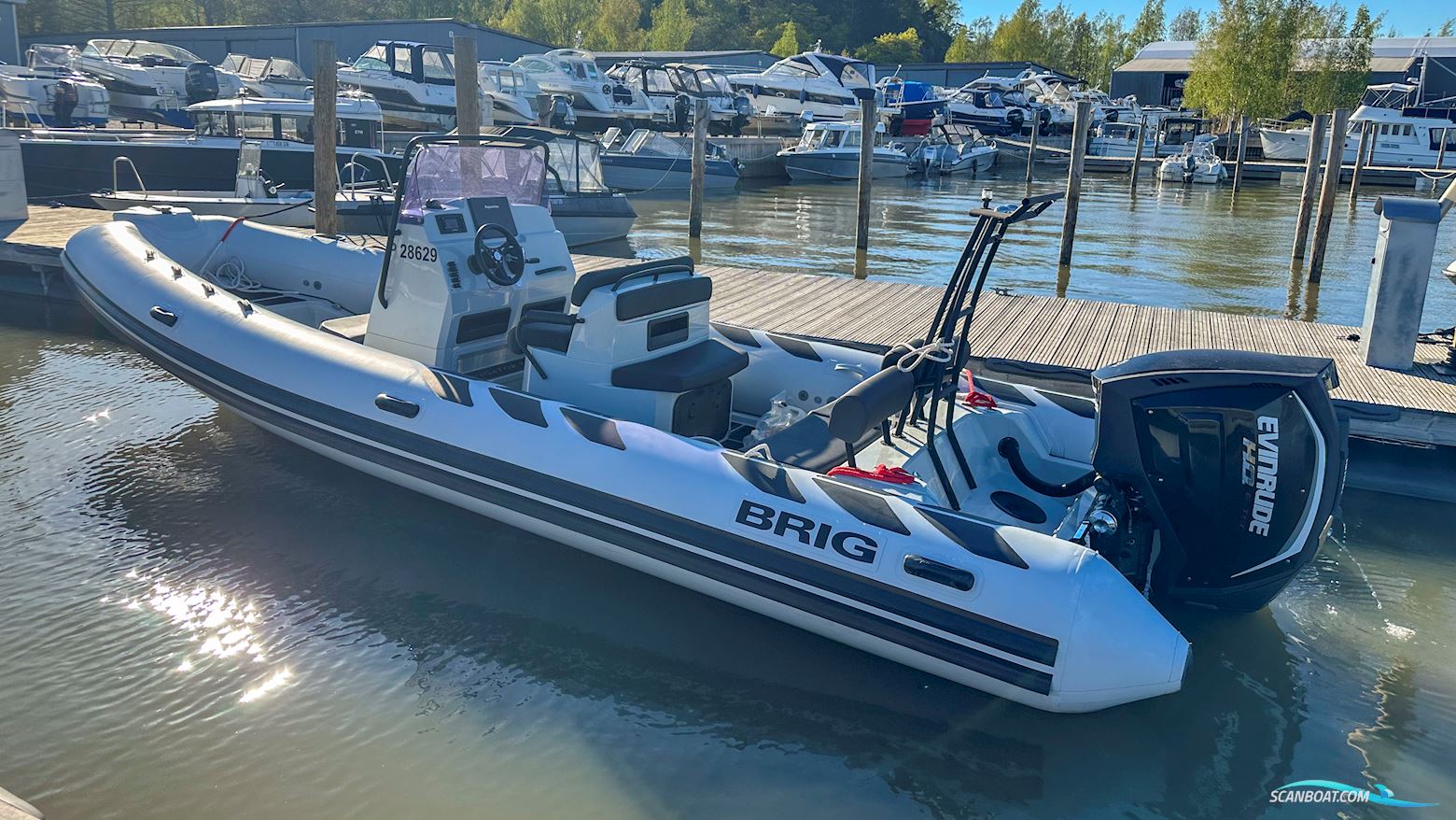 Brig 700 Navigator  Rubberboten en ribs 2015, met Evinrude E-Tec 225 H.O motor, Finland
