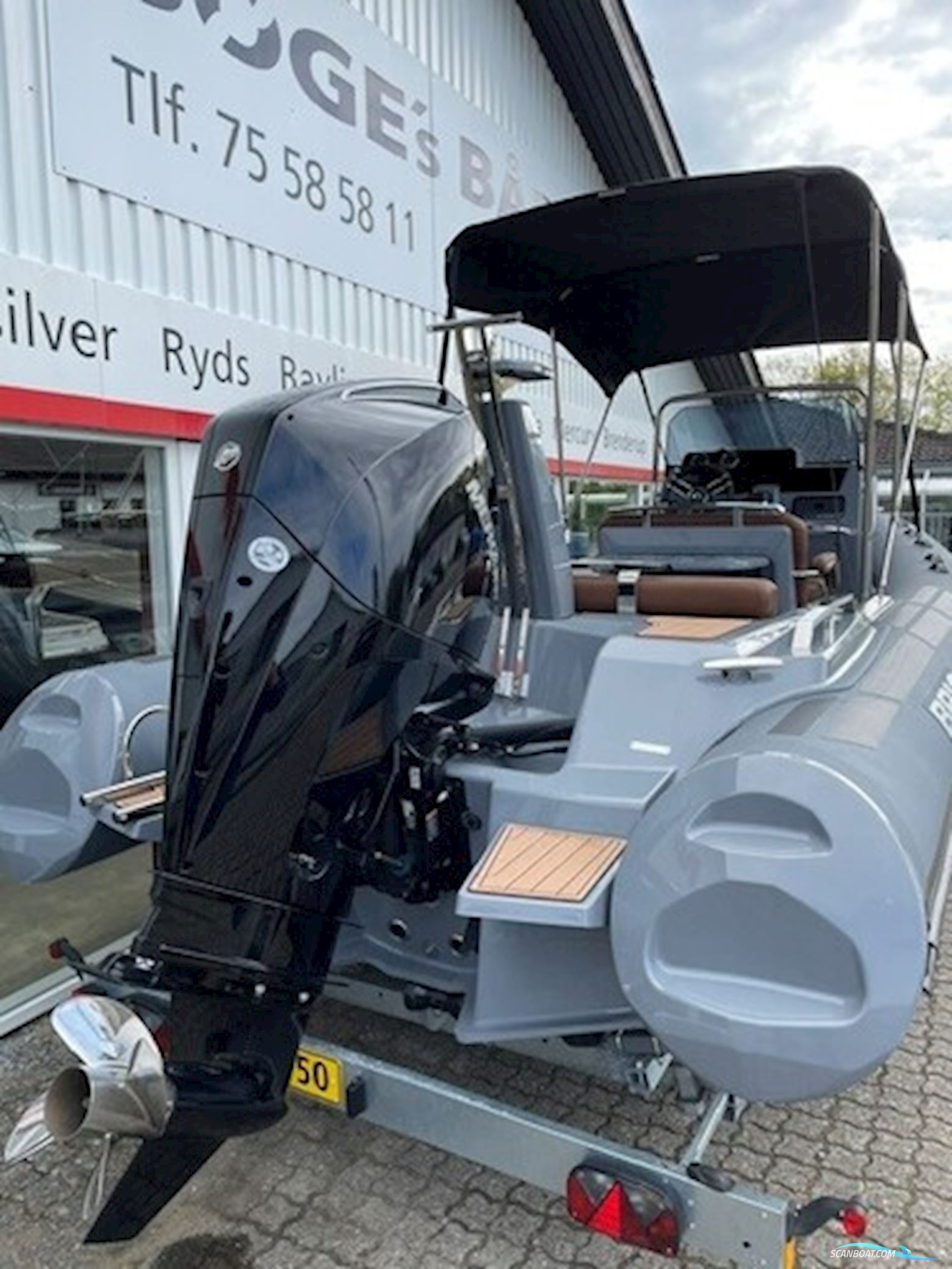Brig Eagle 6,7 Rib Med F225 hk Mercury-Efi 4 Takt DS XL V6 3,4L og 2.000 kg Brenderup Bådtrailer.