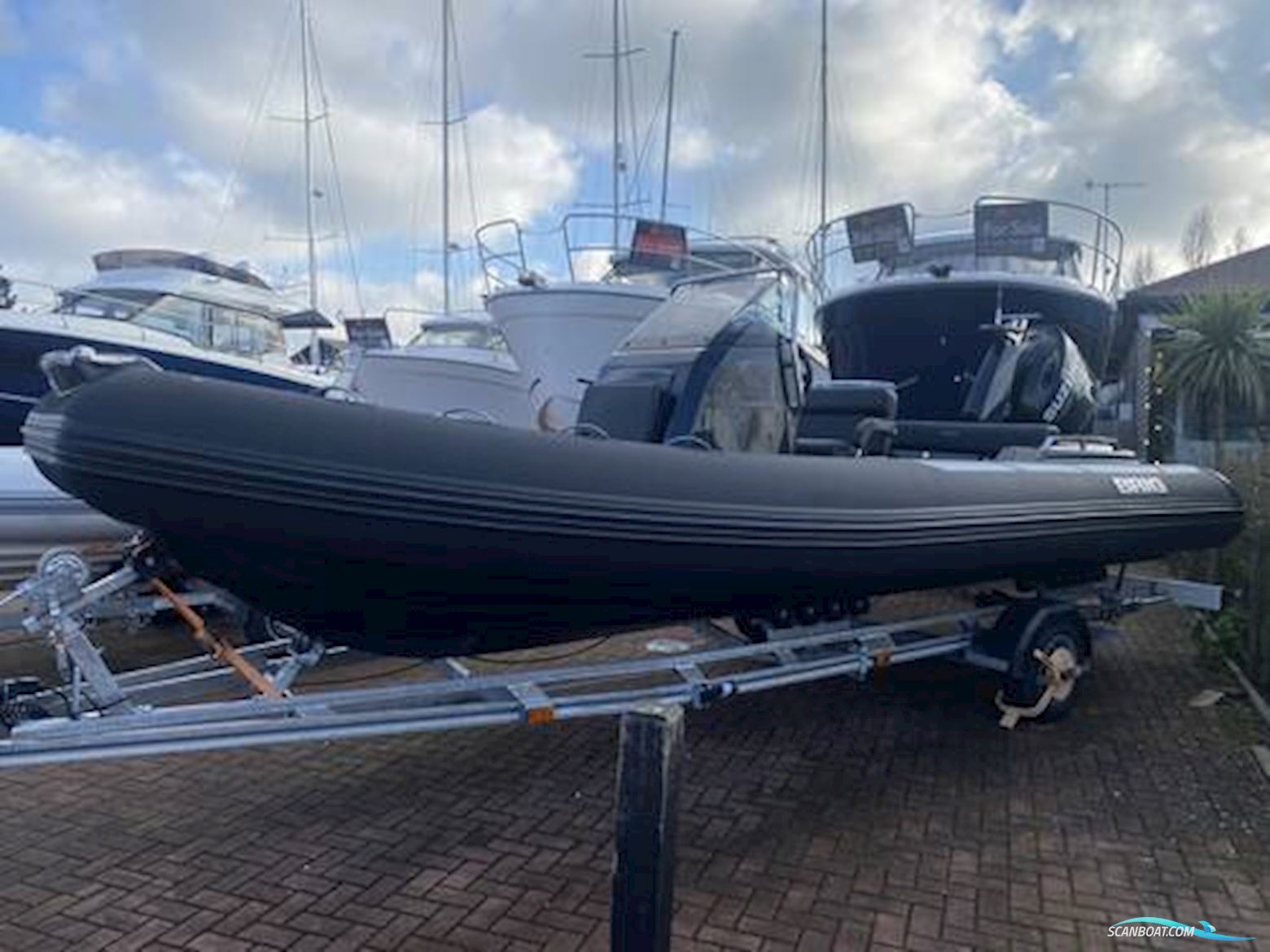 Brig Ribs Eagle 6.7 Rubberboten en ribs 2024, met Suzuki DF200 Apx motor, United Kingdom