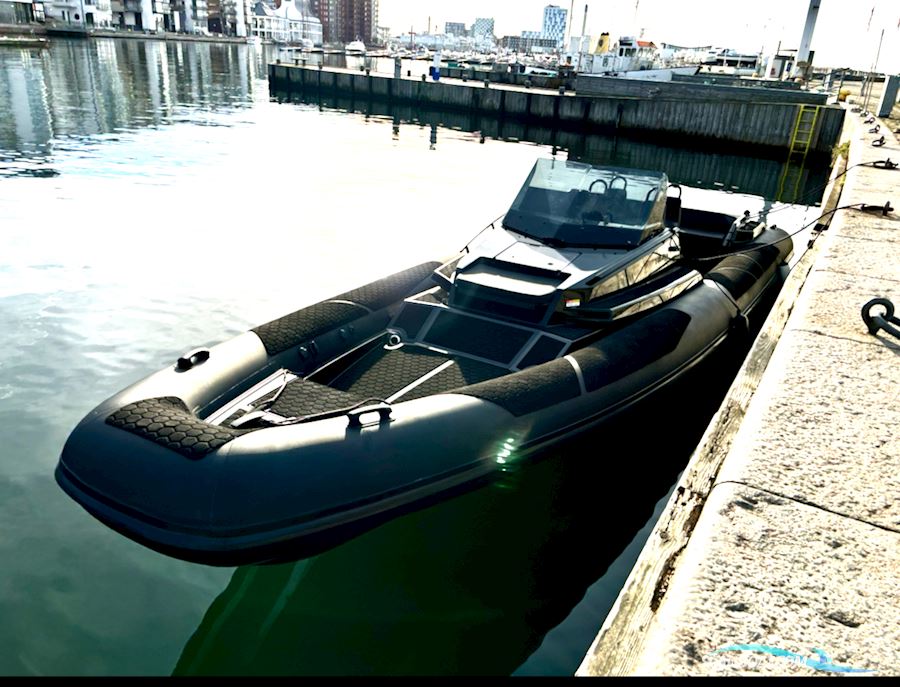 Fugu 29 Rubberboten en ribs 2022, met Mercruiser 8,2 L V8 430 hp motor, Sweden