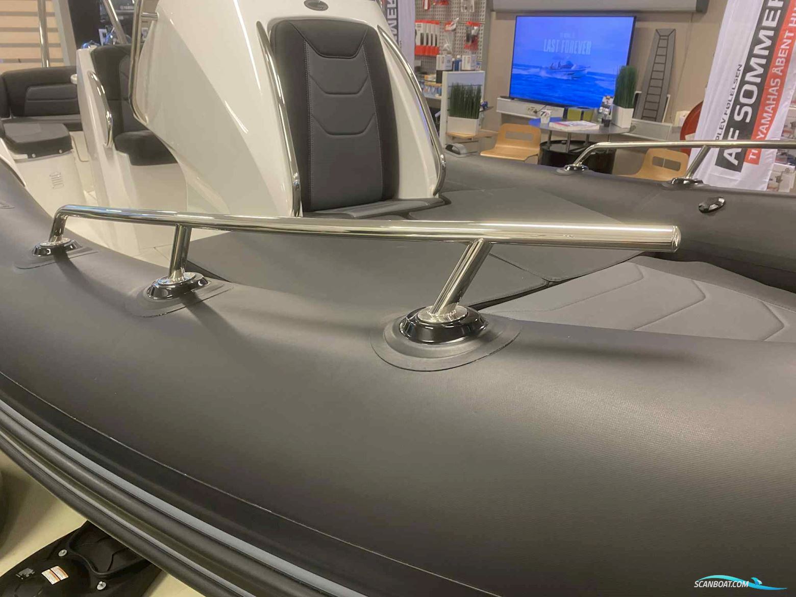 Grand G650 med DEMOMOTOR Yamaha F130 til OMGÅENDE LEVERING