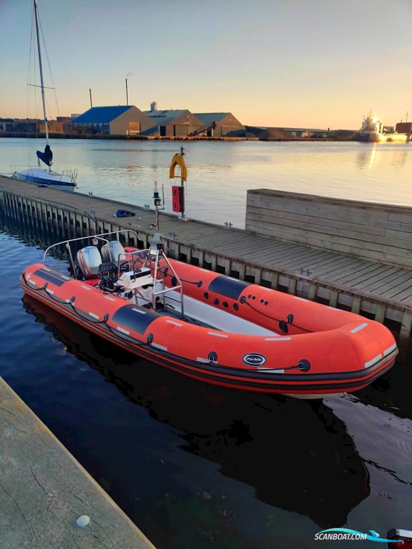 Inflatable Boat (Rib Boat) 7,5m - 2x 60hp Motors