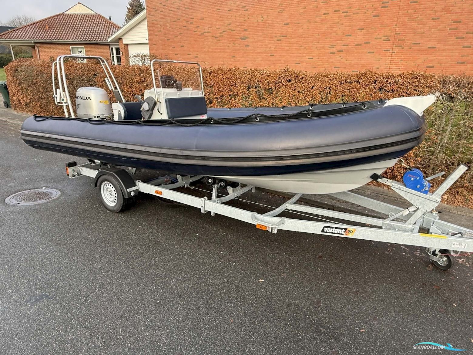 Joker Boat Coaster 580 Med 90 hk Honda