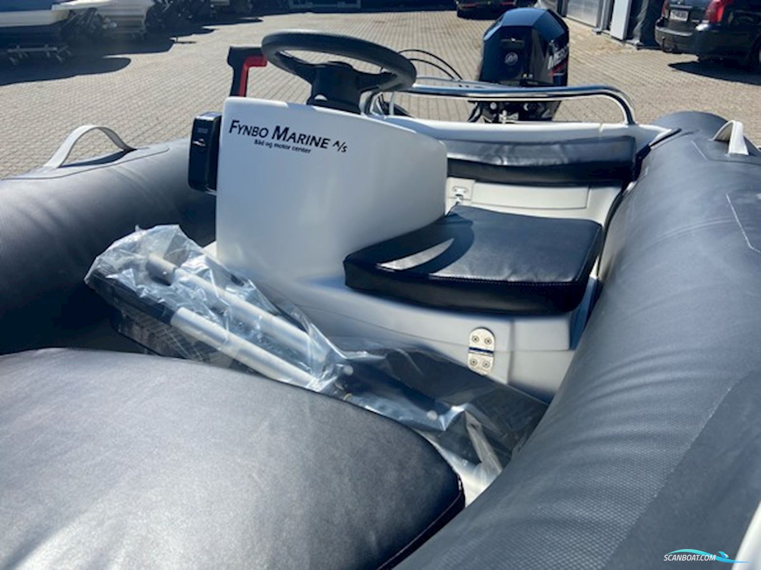 Njord Frigg 300, Mercury F15/20 EFI