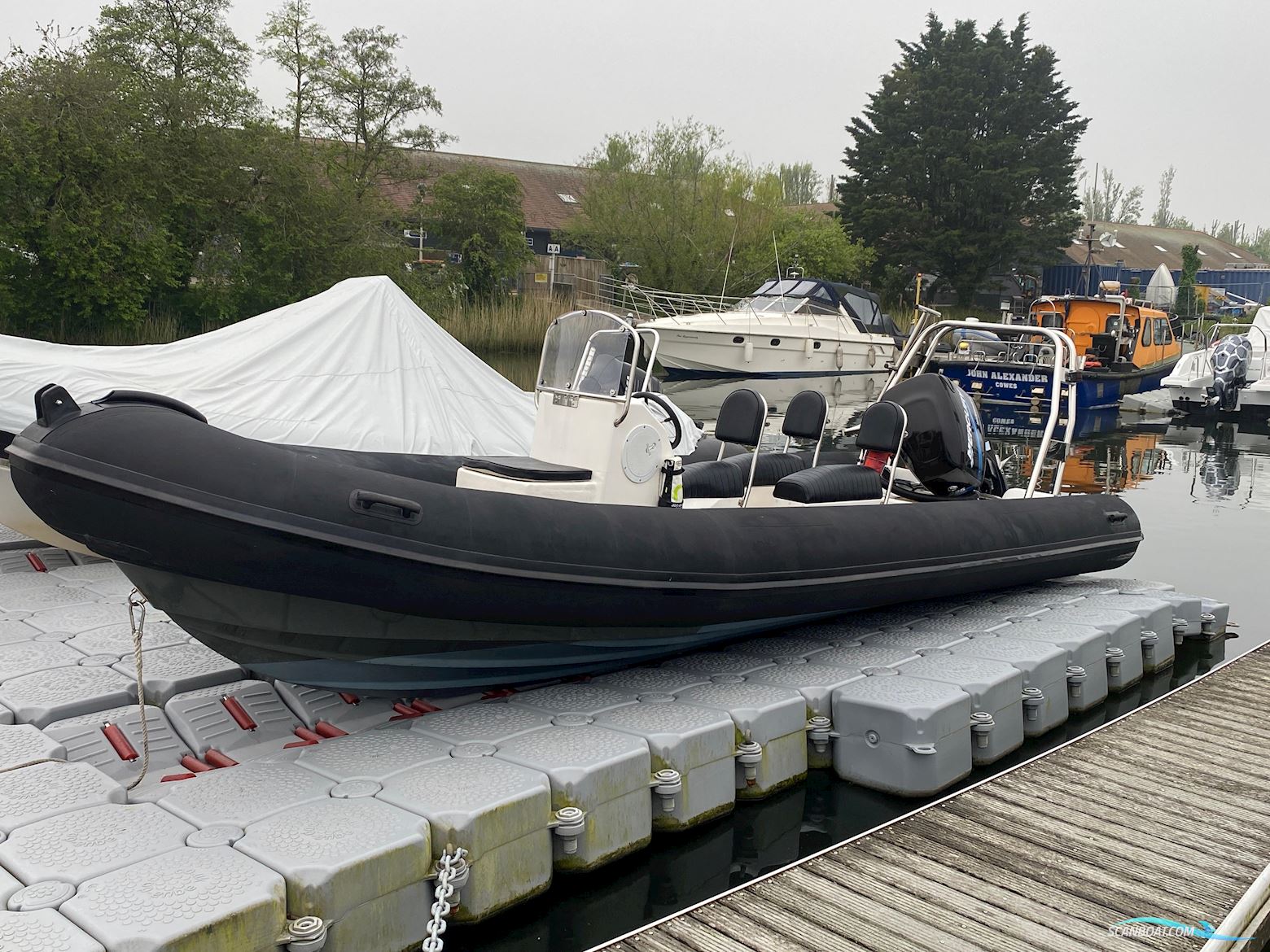 XS Ribs 700 Deluxe Rubberboten en ribs 2008, met Mercury motor, United Kingdom